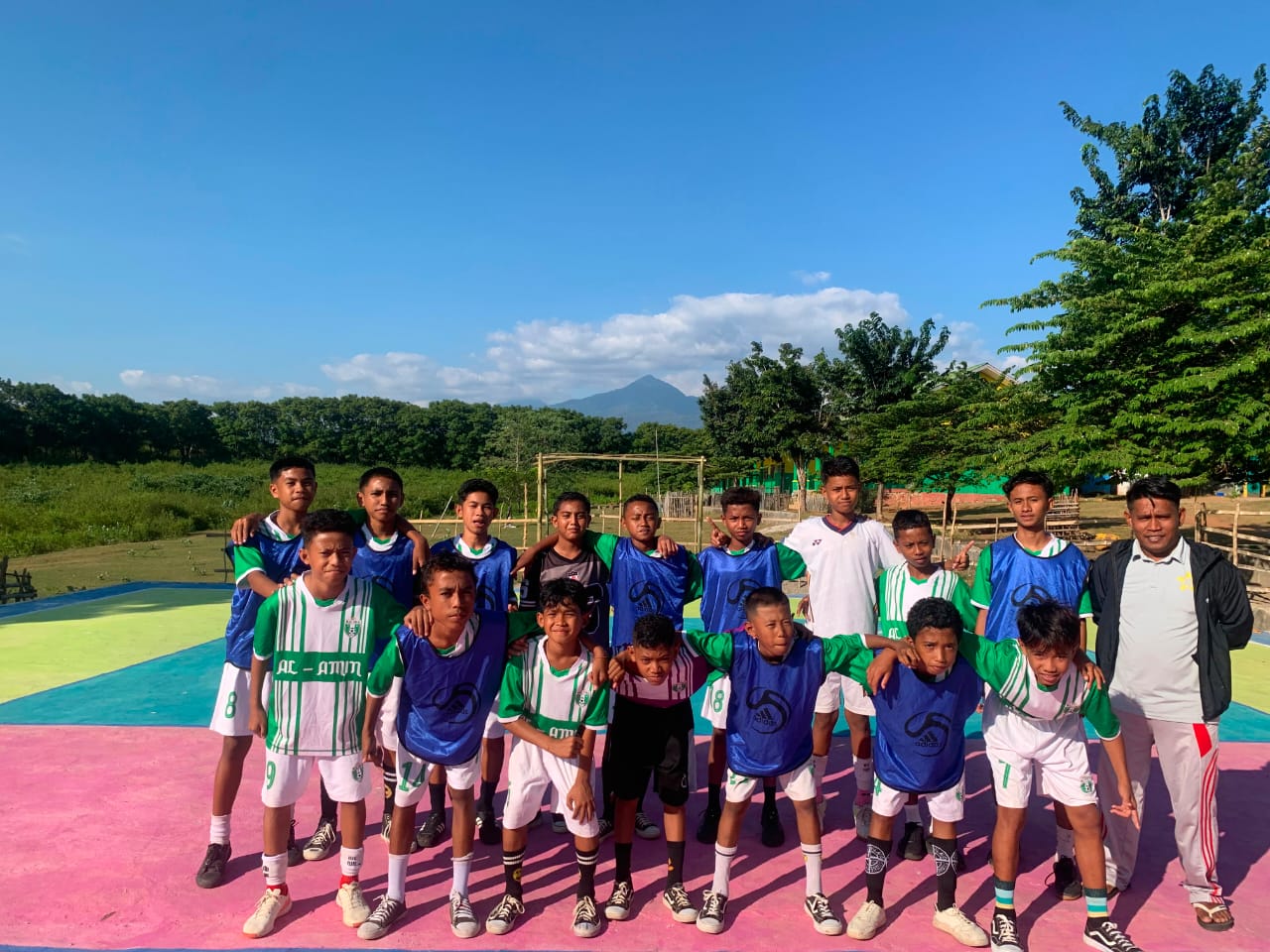 Sengit! MTsN Mabar Jajal Lapangan Multifungsi Baru Lewat Laga Seru Kontra Kaka Botek Sengit! MTsN Mabar Jajal Lapangan Multifungsi Baru Lewat Laga Seru Kontra Kaka Botek